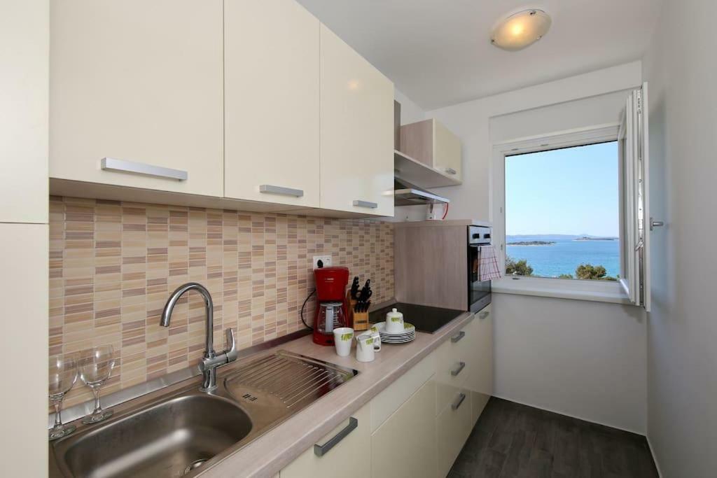 Oleandra Apartments Drage Bagian luar foto